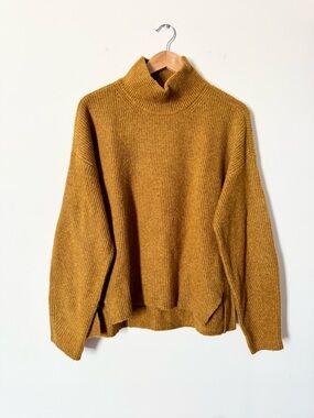 Abercrombie & Fitch Turtleneck Sweater Ochre Size M